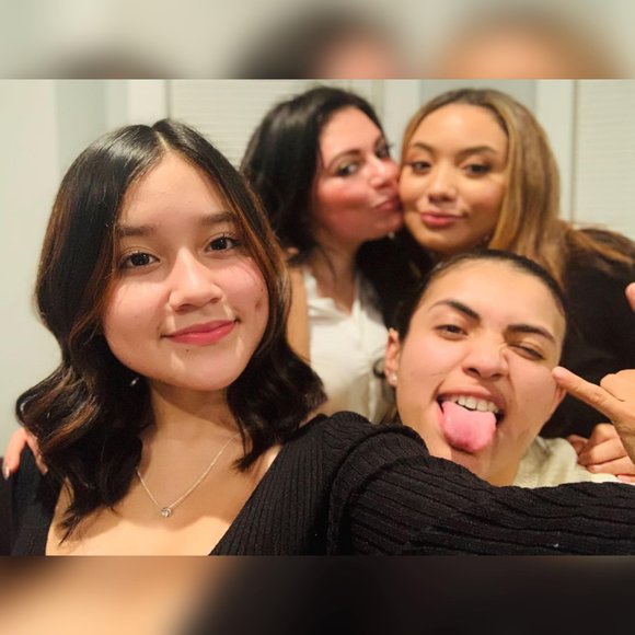Poshmark profile picture for @gabo